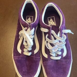 Vans purple suede low top lace up shoes size 8.5 in men’s and 10 in women’s